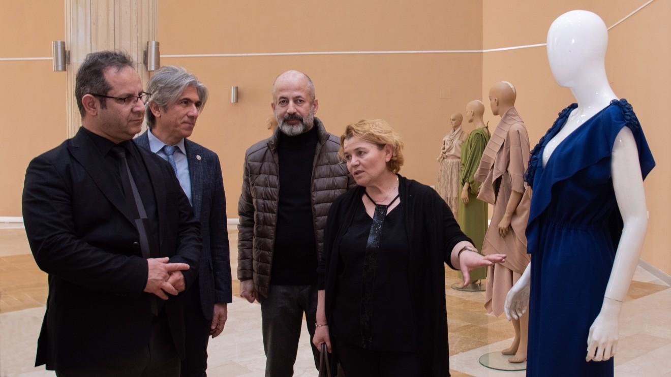 Selçuk Üniversitesinde 2 sergi sanatseverlerle buluştu